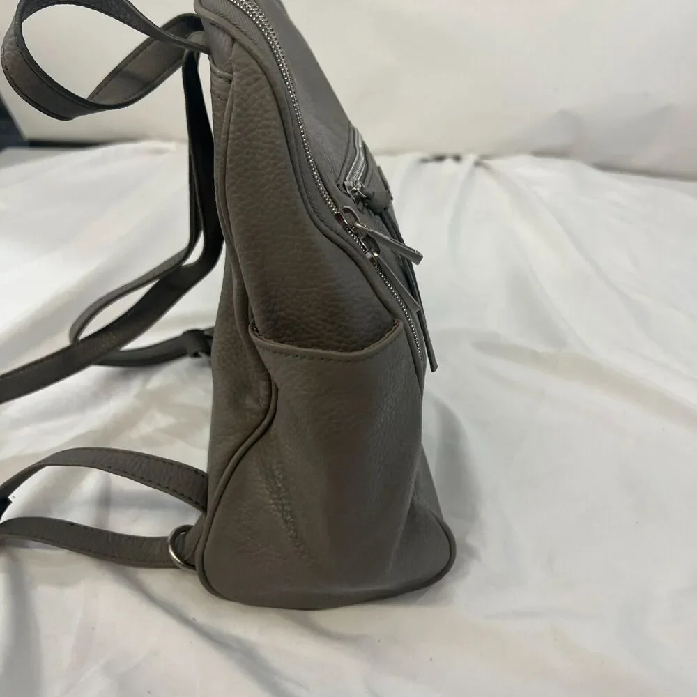 Relic Fossil Gray Pebbled Backpack Adjustable Straps Multiple Pockets‎ & Zipper
